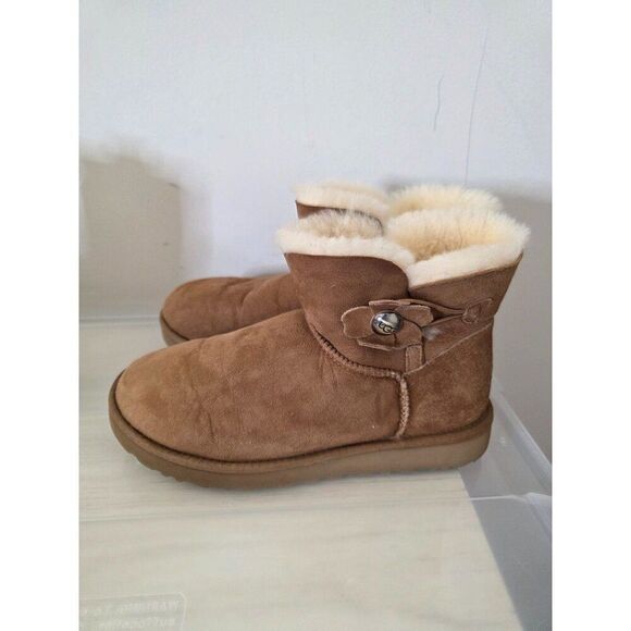 UGG Mini Bailey Button Poppy Classic Boots US 8 - Picture 1 of 11